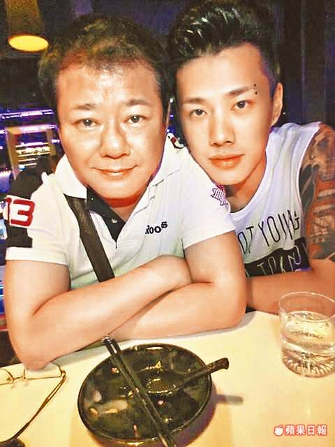 安迪(左)与儿子林志融