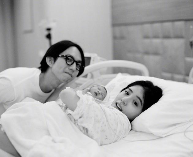 林宥嘉宣布老婆产子小名酷比 亲自接生剪脐带