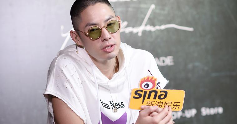 新浪娱乐独家对话吴建豪 对家庭仍有期待