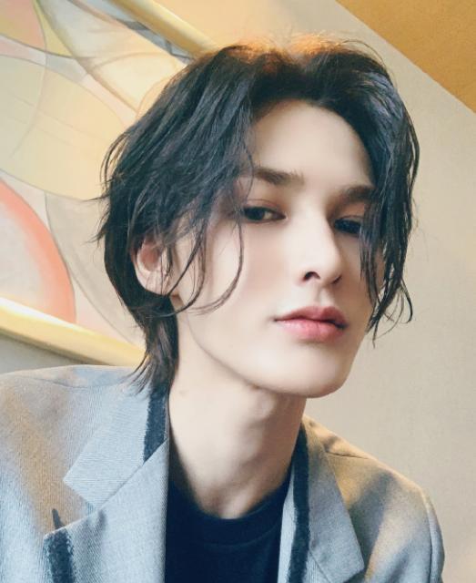 朱正廷谈妆发:如果不是工作,谁愿意天天化妆