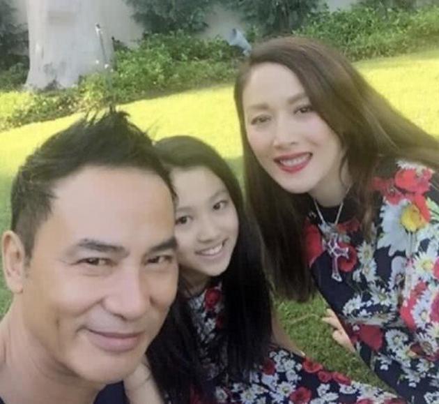 老公任达华意外遇刺 爱妻琦琦急改行程前往探望