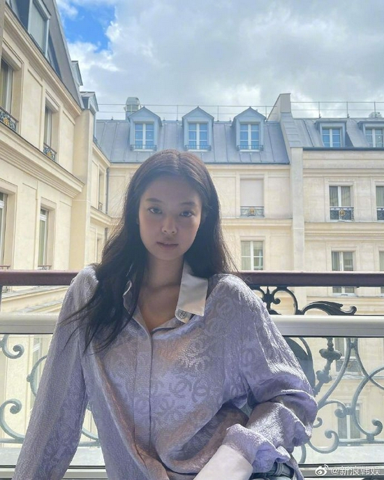 JENNIE