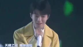 视频：湖南跨年王俊凯献唱《焕蓝·未来》 声线温暖秒杀耳朵