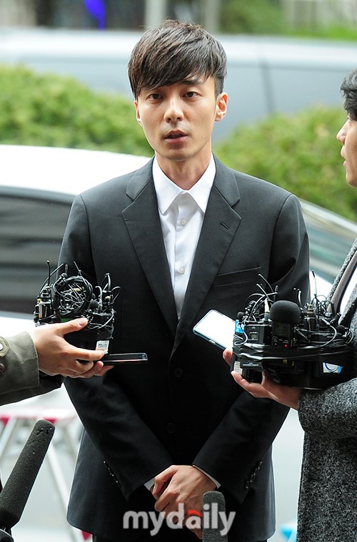 歌手Roy Kim
