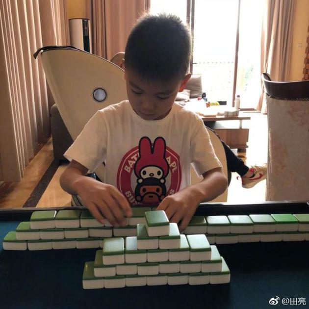 小亮仔玩麻将