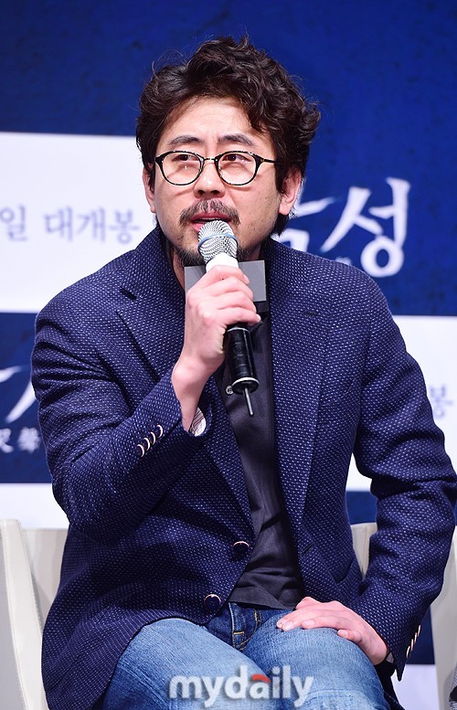 韓國電影導演羅巨集