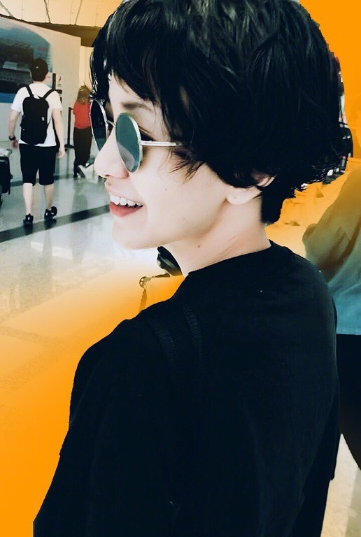 郭采洁侧颜精致