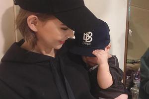 昆凌首晒小小周正面照肉嘟嘟超可爱