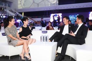 韩庚卢靖姗同框吴京谢楠爱意满满