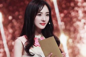 大幂幂瘦了!杨幂饭拍中更是少女的不行