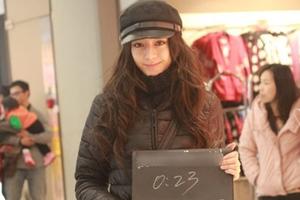 热巴大学街拍写真曝光 网友:纯天然美女