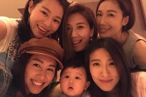 胡杏儿与众闺蜜聚会 儿子呆萌惹人爱