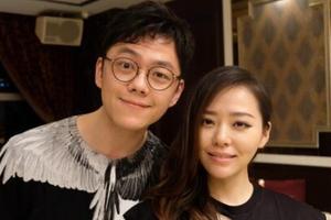 张靓颖深夜牵帅哥 男方曾是她婚礼伴郎