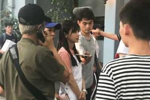 小海绵剧组探班妈妈Angelababy