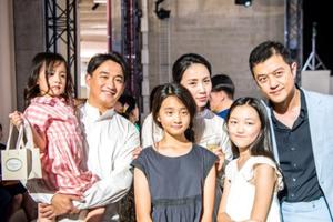 星二代巴黎走秀！多多李嫣同台气场足