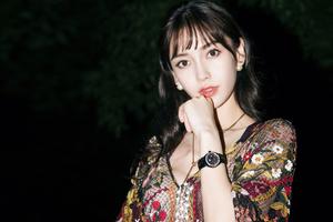 Baby镂空连衣裙长腿若隐若现小秀性感