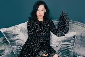 梁洛施复出首登封面明星范不减当年