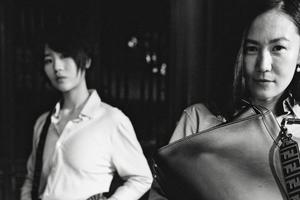 窦唯前妻高原罕见携女儿出镜拍母女大片