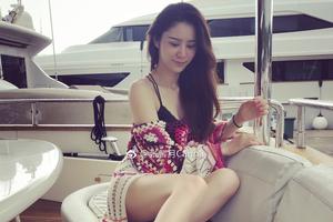 林峯绯闻女友清凉秀身材 懒理流言度假