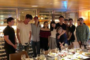 汪小菲大S晒照范晓萱林俊杰王力宏齐聚