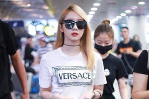 孟美岐C位风波吼现身 大步流星霸气足