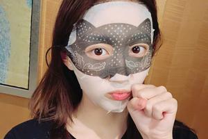 关晓彤聚会素颜出镜 皮肤细腻惹人羡