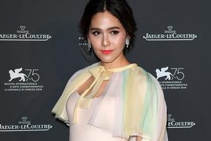 “泰国范冰冰”阿拉亚纱裙亮相威尼斯