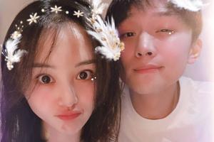 郑爽首晒与男友张恒合影穿情侣装卖萌