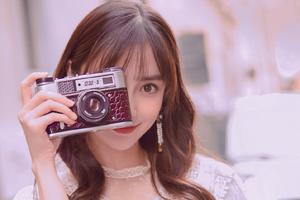 Baby穿流苏裙漫步意大利街头文艺范十足