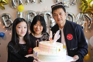 李亚鹏生日李嫣和奶奶惊喜现身超温馨