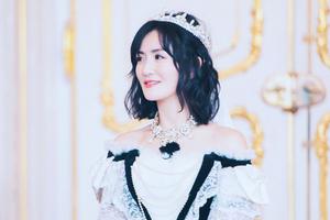谢娜穿长裙戴皇冠化身公主气质优雅