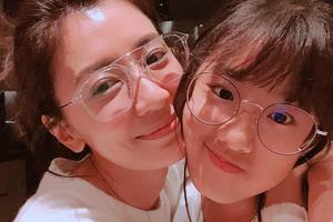 贾静雯大女儿不舍回上海晒家人合照