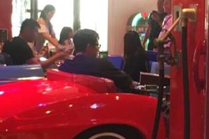 李湘一家三口近照曝光 假期畅游澳门