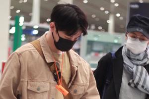 唐嫣罗晋婚礼嘉宾吕一孙坚等现身机场