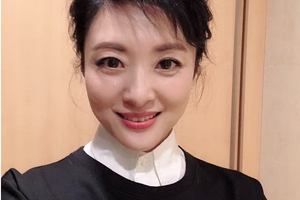 前央视一姐周涛晒近照风采依旧