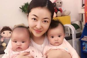 熊黛林女儿戴花朵毛巾 小脸肉嘟嘟可爱