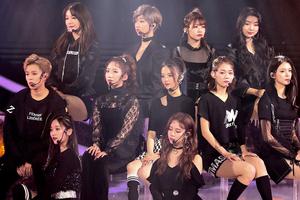 火箭少女合体杨超越坐C位 Yamy短发帅气