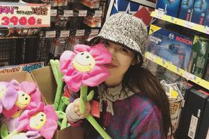 泫雅晒男友视角美照变身娇羞小女生