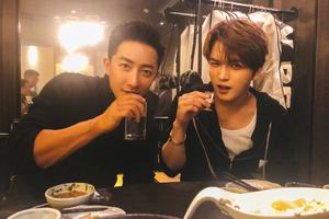 金在中韩庚同框亮相上海活动后约饭热聊