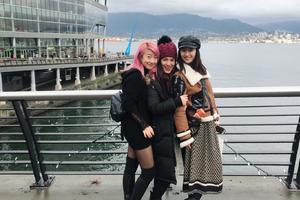 36岁林依晨晒与闺蜜旅游照仍似邻家少女