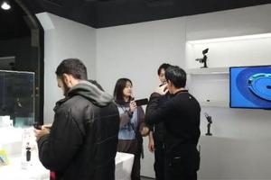 郑爽素颜和男朋友逛街小鸟依人露幸福肥