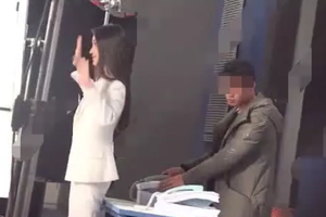 小海绵探班妈妈拍广告 Baby飞吻四连发