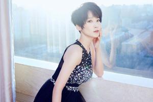 谢楠生二胎后首复工玉臂纤细上围傲人