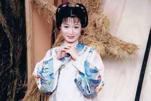 42岁陈少霞怀三胎 昔日"双儿"可爱俏皮