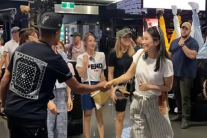 章子怡谢娜袁咏仪等现身澳洲人气高