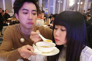 福原爱晒照甜蜜撒糖孕肚抢镜