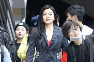 变回"小笼包"?陈妍希露幸福肥显双下巴