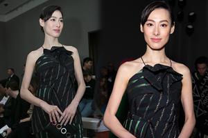 梁洛施看秀小露香肩瘦成纸片人胳膊纤细