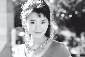 央视主持朱迅青涩旧照曝光！撞脸杨颖IU