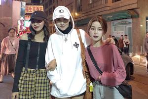 张柏芝“下衣失踪”潮感十足现身街头